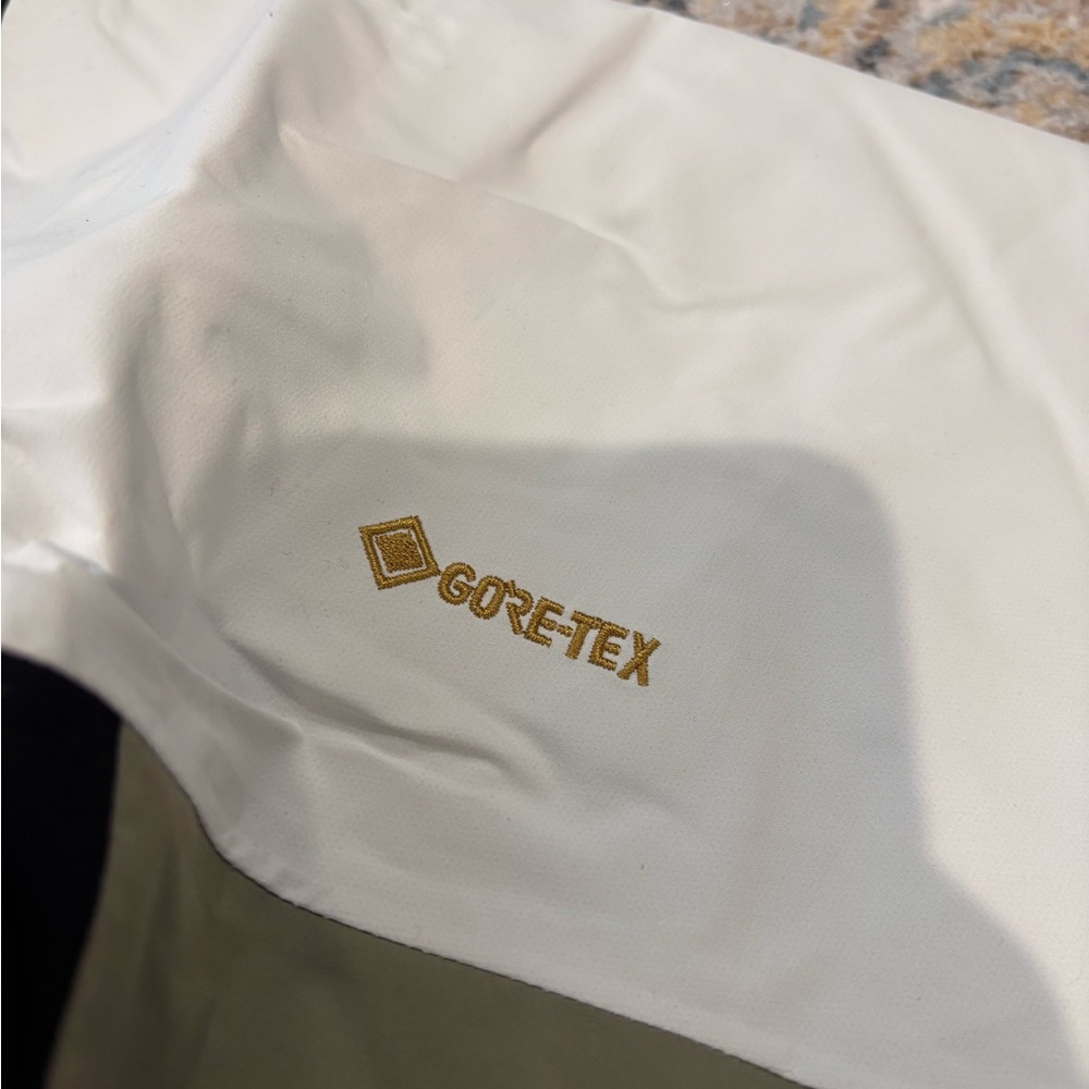 Arcteryx 24k gold collection GORETEX jacket - Picture 8 of 11